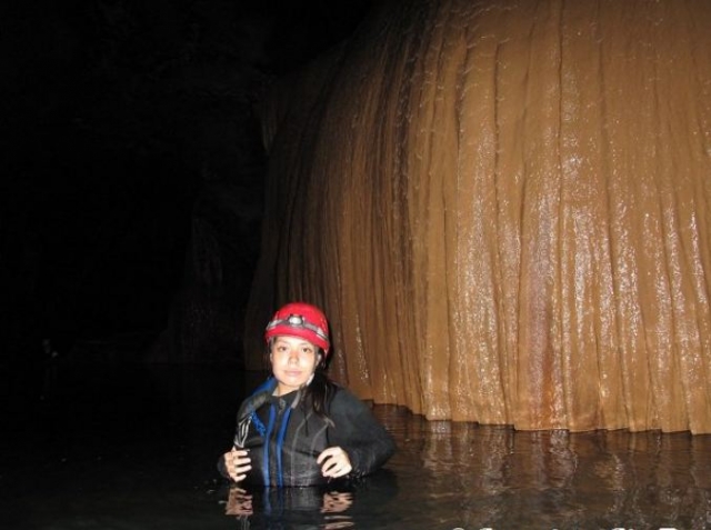 Höhlenforschung in einer Höhle 